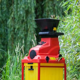 Vente d'outillage de jardin à Saint-Just : tondeuse, pelle à main